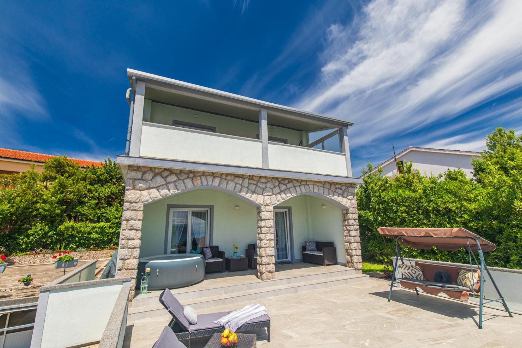 Apartment Tara With Seaview Krk Town Exterior photo