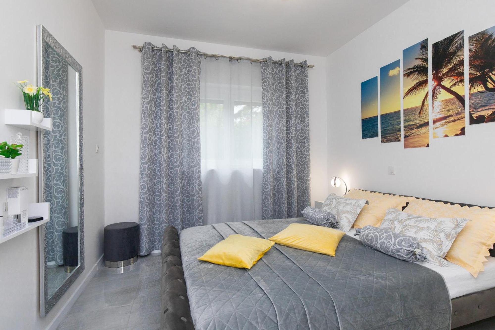 Apartment Tara With Seaview Krk Town Exterior photo